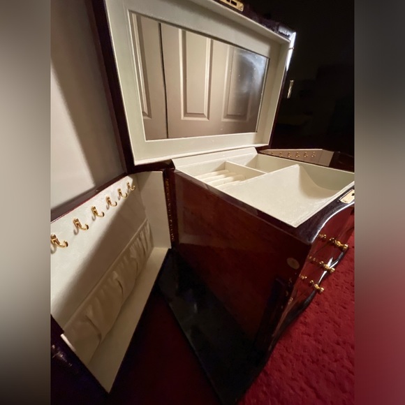 VINTAGE Jere Luxury High Gloss Locking Lux Floral Design Jewelry Box with Key! - Picture 9 of 9